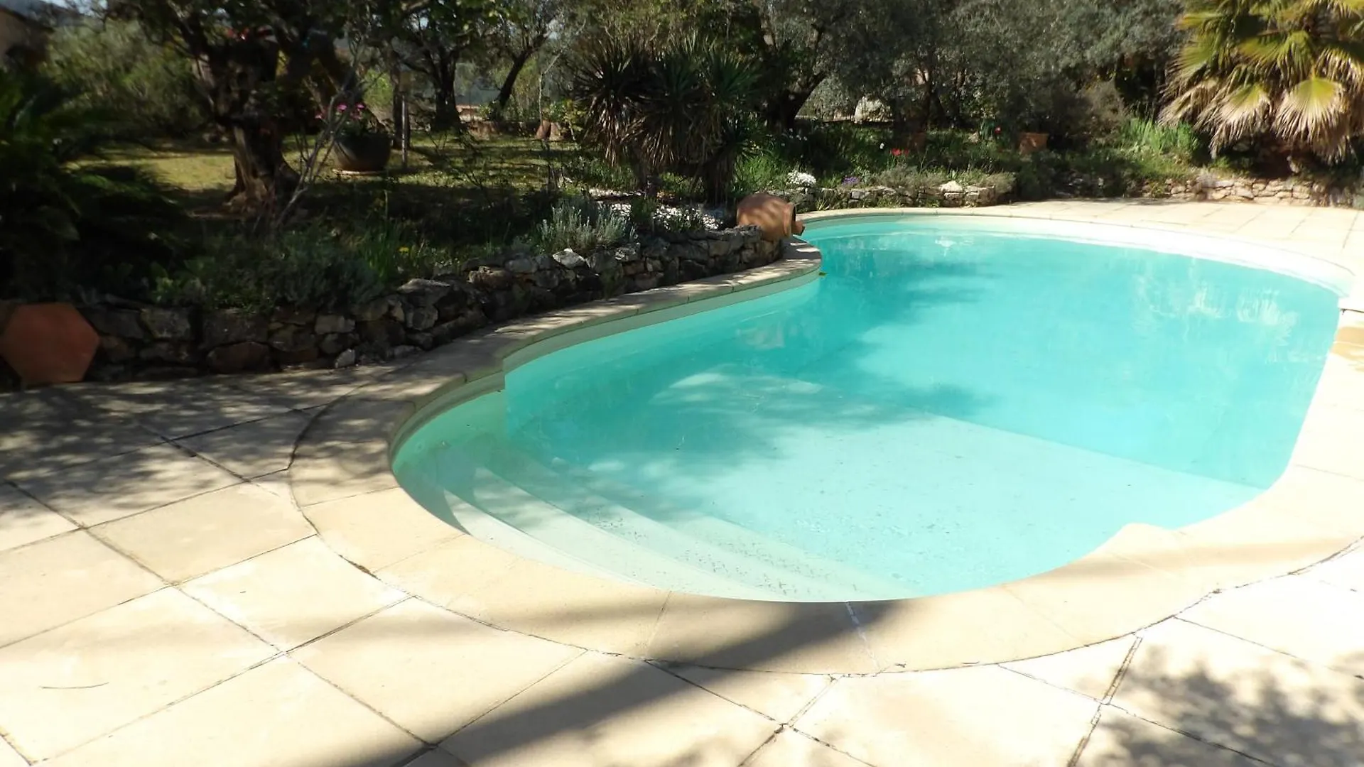 Bed & Breakfast L' Amandier Salernes France